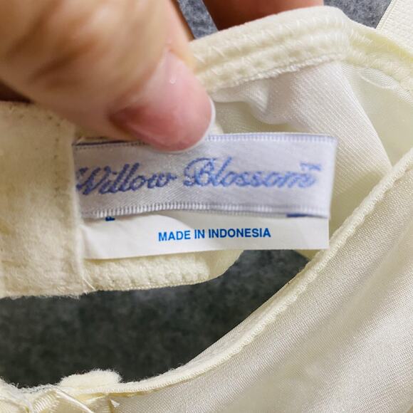 Willow Blossom Bra Womens 38D Ivory Front Closure Underwire Unlined Straps - Picture 2 of 5